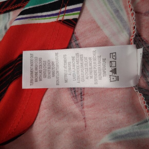 Cable & Gauge Ladies Size Small Red with Leaf Pattern Round Neck Top - Picture 6 of 9